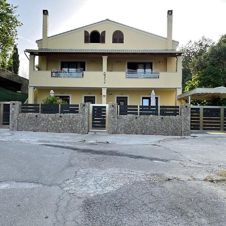 איפסוס Natashas Apartments מראה חיצוני תמונה