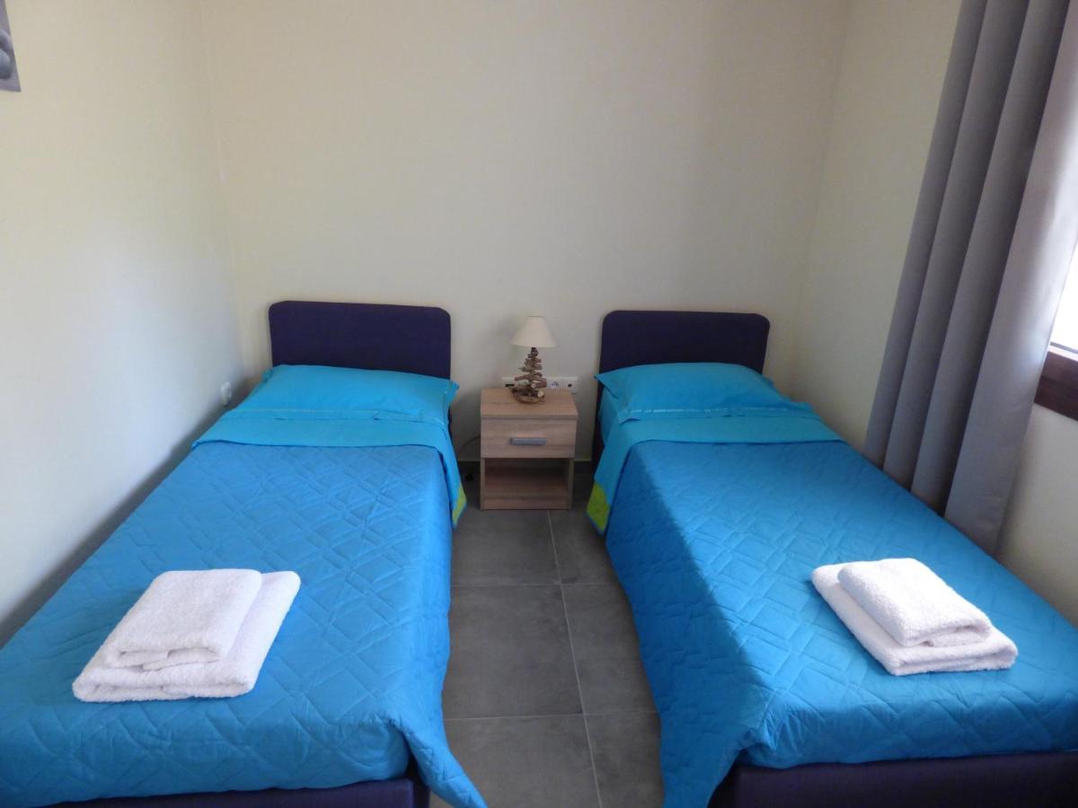 איפסוס Natashas Apartments מראה חיצוני תמונה