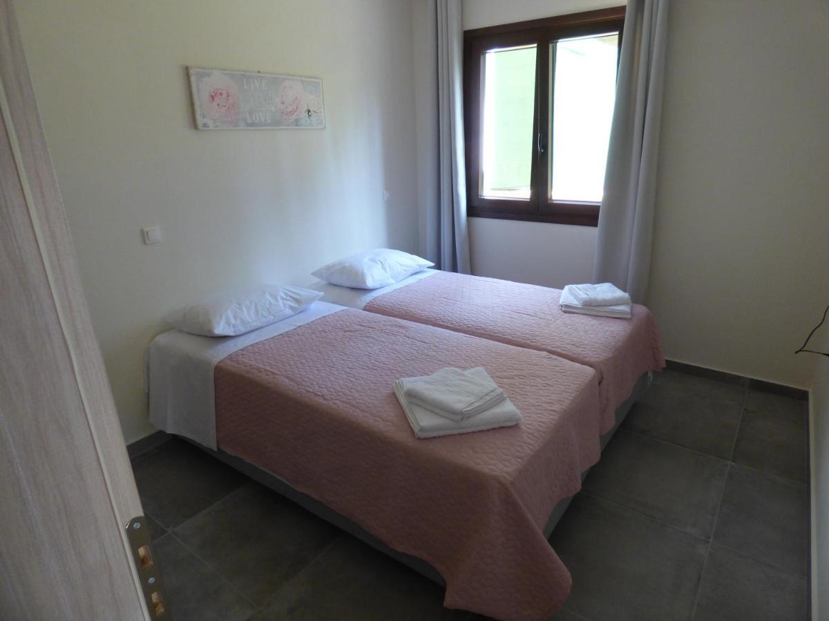 איפסוס Natashas Apartments מראה חיצוני תמונה